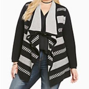 Torrid Black and White Waterfall Cozy Cardigan Sweater Southwest Print Sz L